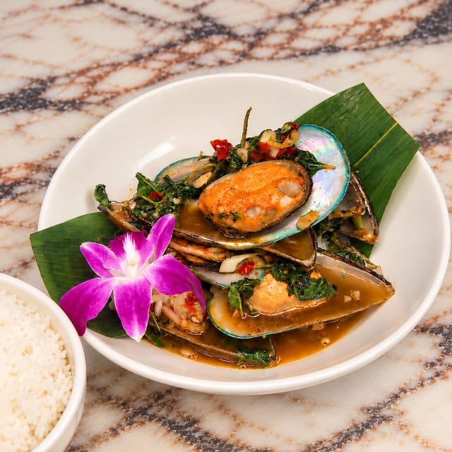 Mussel in Clay Pot.