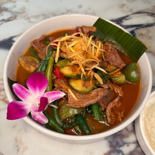 Jungle curry beef